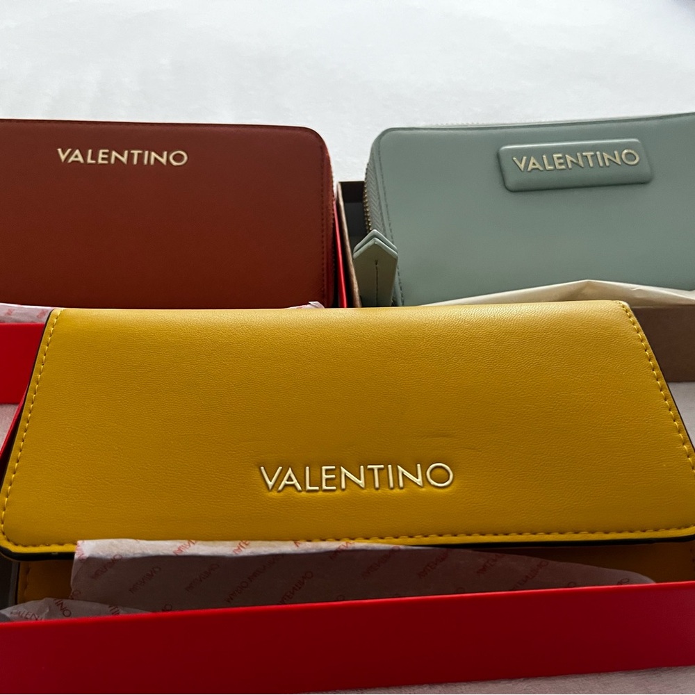 Brand New Wallets